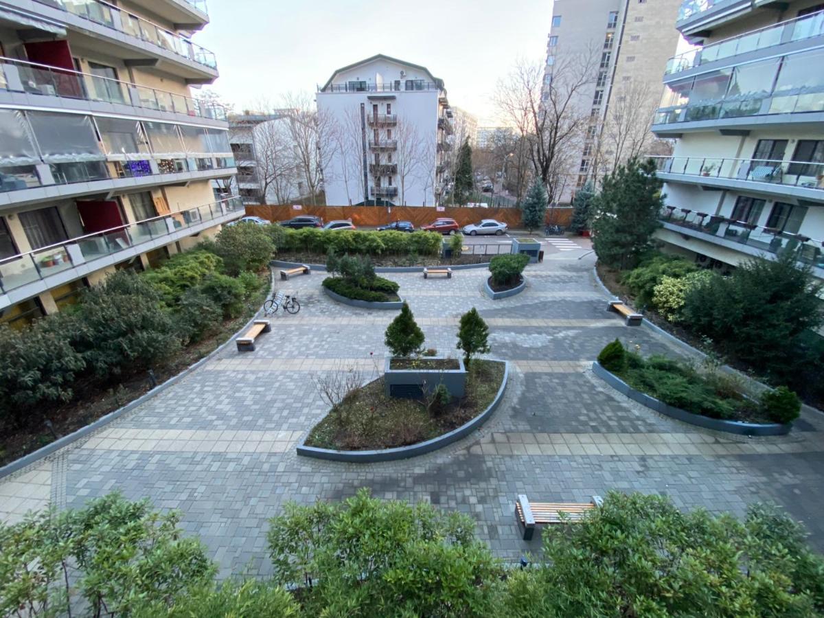 Green Apartment 214 With Private Parking Boekarest Buitenkant foto