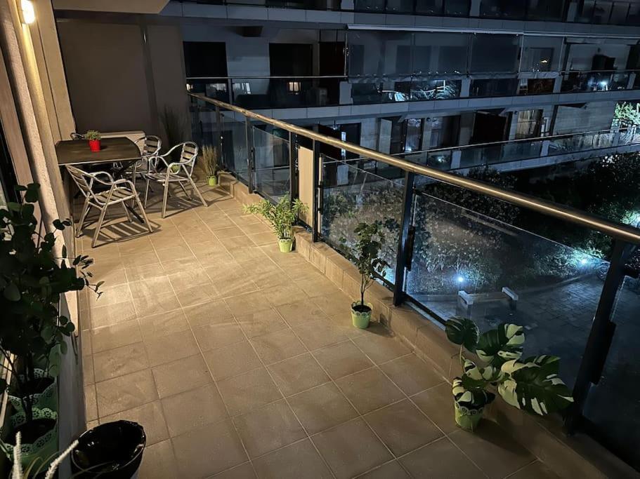 Green Apartment 214 With Private Parking Boekarest Buitenkant foto