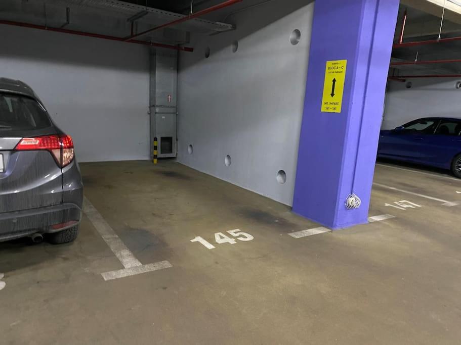 Green Apartment 214 With Private Parking Boekarest Buitenkant foto
