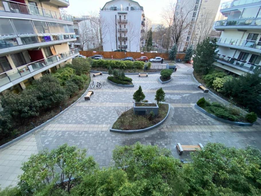 Green Apartment 214 With Private Parking Boekarest Buitenkant foto